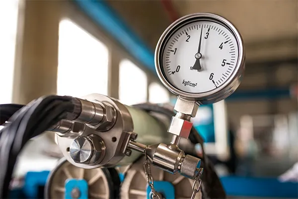 Feidhmeanna tomhasairí brú